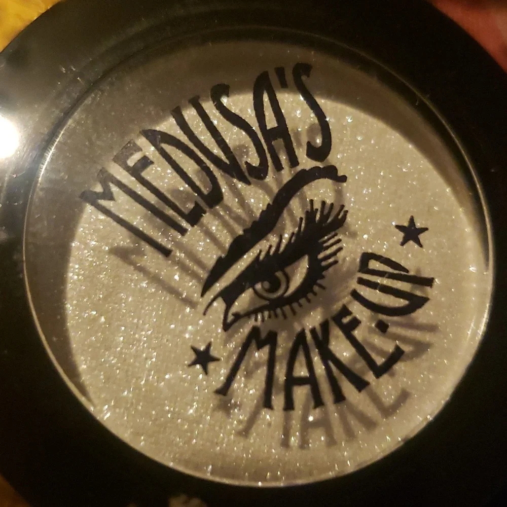 ELECTRO WHITE Medusa Makeup DISCONTINUED shadow NWT